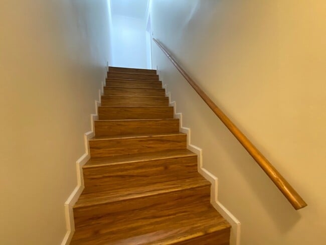 Building Photo - 5540 Franklin Ave