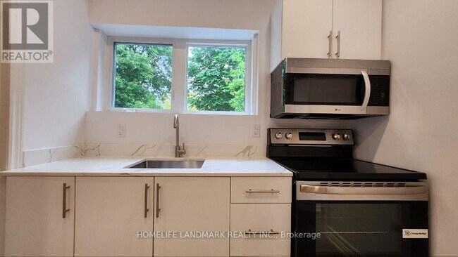 Photo du bâtiment - 325-325 Simcoe St S