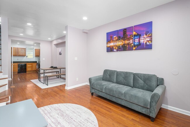 Foto del edificio - Beautiful 2 Bedroom in Baltimore, Fully Fu...