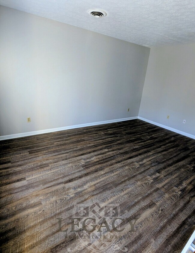 Foto del edificio - 1034 Brookview Dr