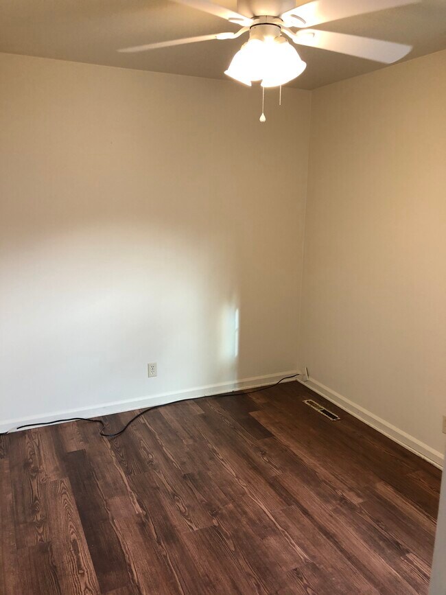 Foto del edificio - 124 Meridian Ave