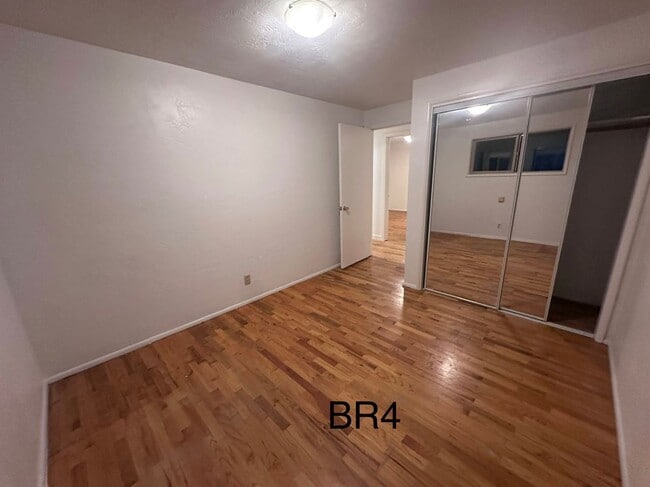 Building Photo - 610 Spencer Ct