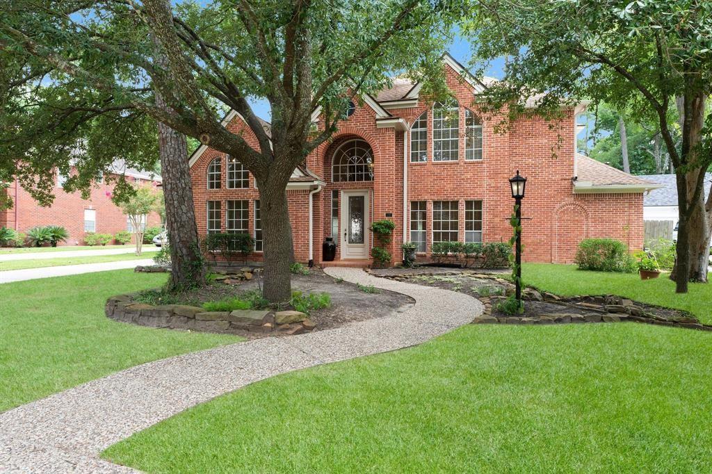 Primary Photo - 29 Berry Blossom Dr