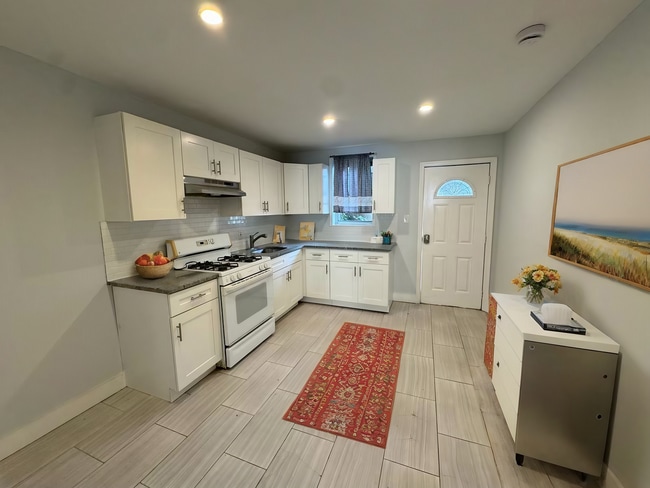 Photo - Freshly Updated 3bd/1bath Featuring Spacious Layout & Dedicated Office! House