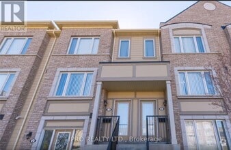 Building Photo - 3115-3115 Boxford Cres