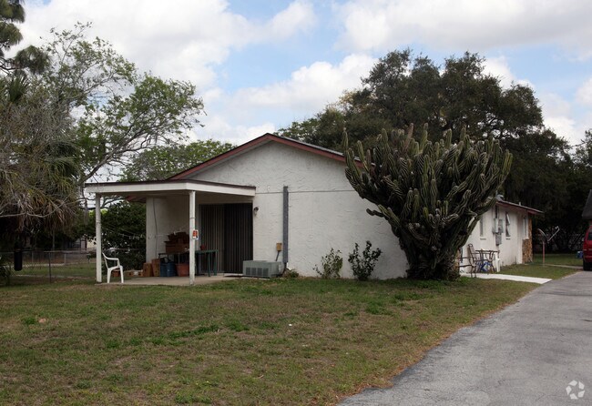 Building Photo - 7138 Bellaire Ter