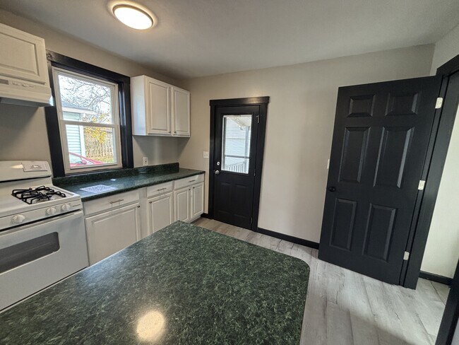 Foto del edificio - 1546 Frederick Ave SW