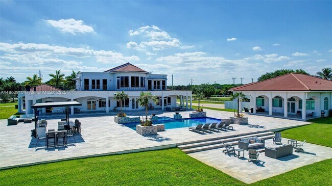 Building Photo - 4610 SW 178th Ave