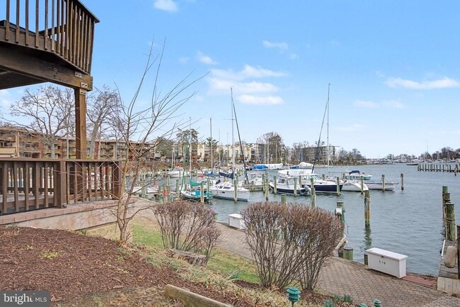 Building Photo - 768 Fairview Ave