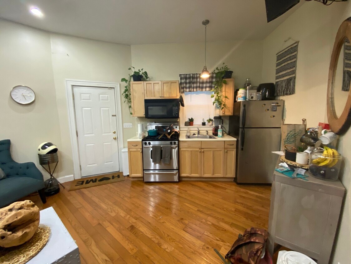 Foto principal - 73 Crescent Ave