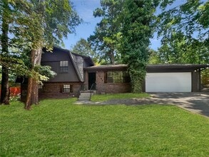 Building Photo - 7404 Meadows Dr