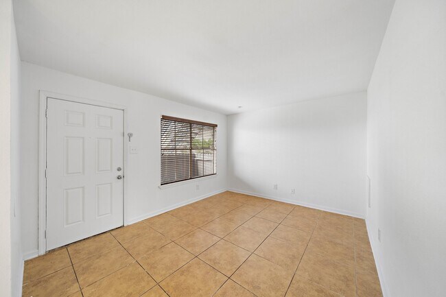 Foto del edificio - 2828 61st St