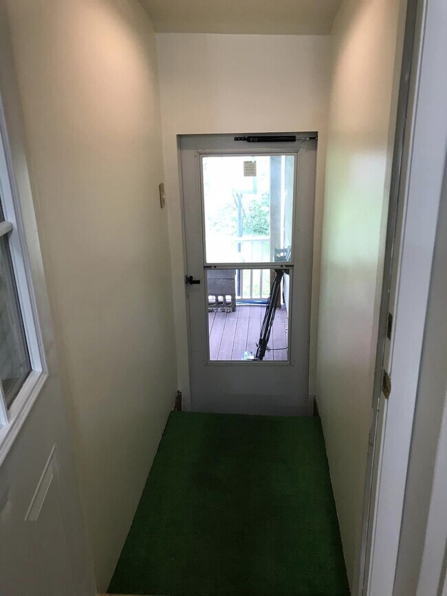112 Rockwood Ave Unit 4, Pittsburgh, PA 15221 Condo for Rent in