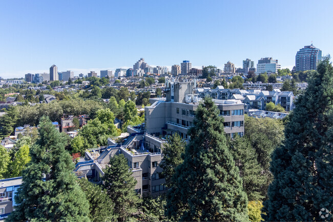 Building Photo - The Wellington Tower & Townhomes