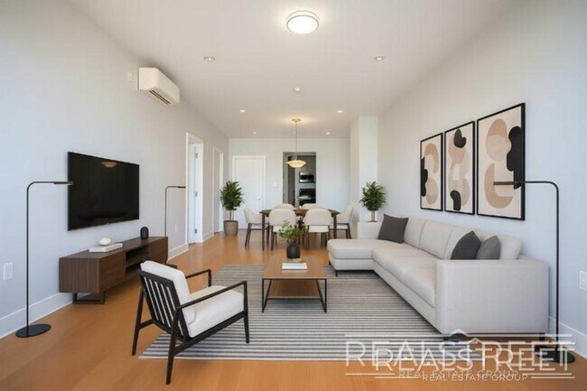 Foto del edificio - LUXURY 3 BR 2 Bath in Queens!