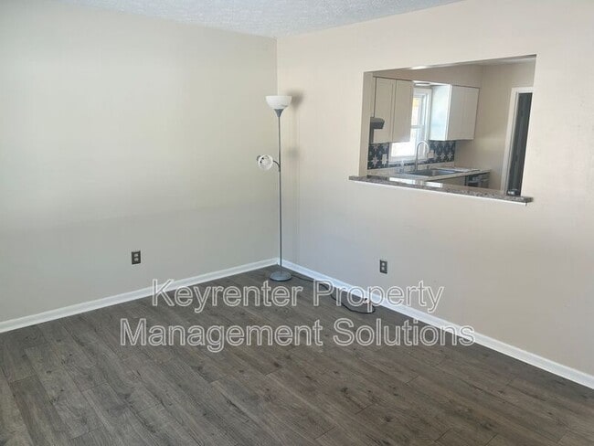 Building Photo - 266 Crawford Dr