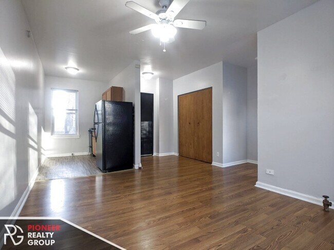 Foto del edificio - 5710 N Winthrop Ave