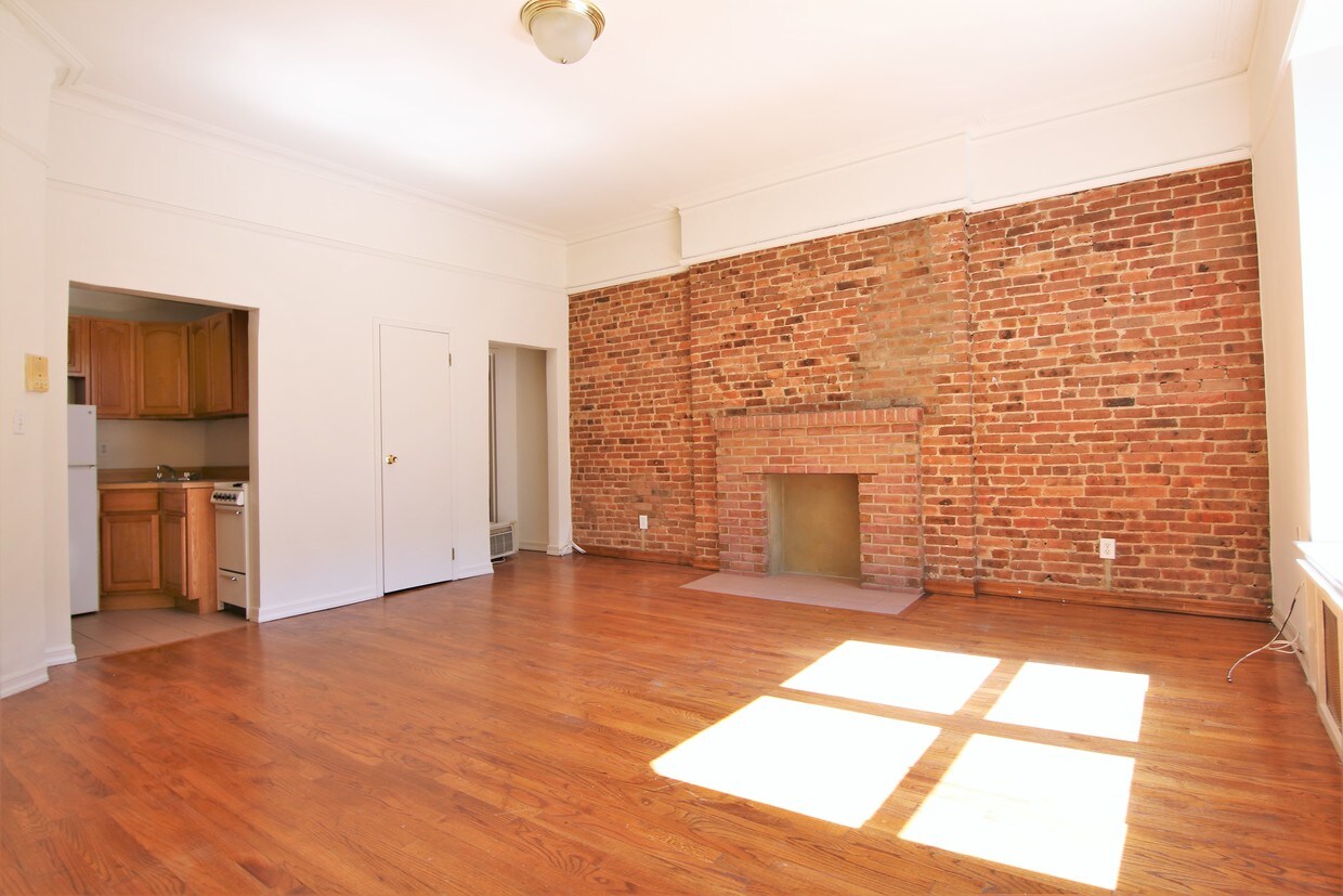 Primary Photo - 14 W 90th St