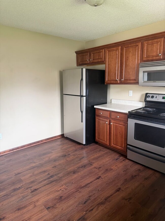 Building Photo - 2 Bed Single Level Duplex in Grain Valley