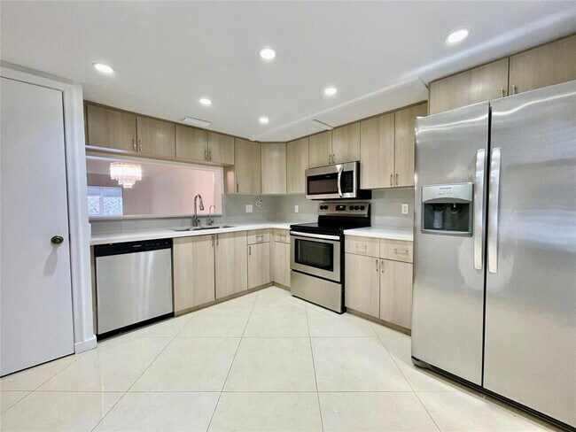 Foto del edificio - 3403 Bimini Ln