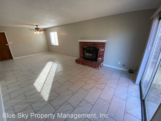 Foto del edificio - 3 br, 2 bath House - 3424 W Tulare Ave
