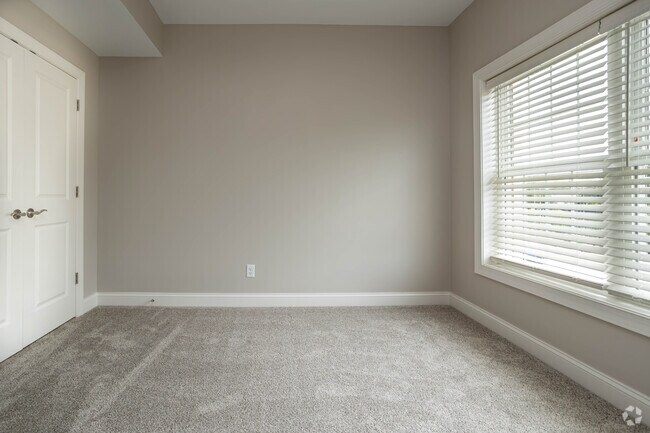 3HAB, 2BA - 1.584 ft² - 6875 Transit Road