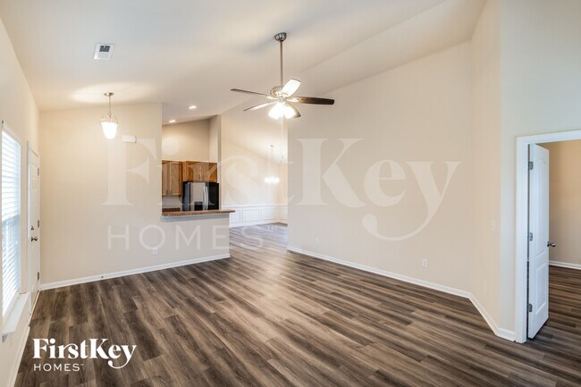 Foto del edificio - 634 Savannah River Dr