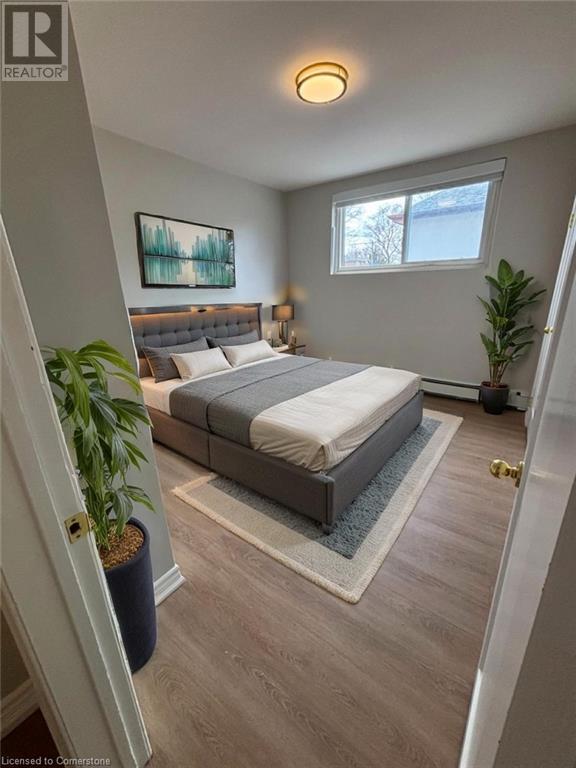 Photo du bâtiment - 122 Sixth Ave
