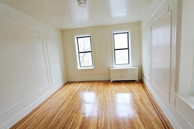 Building Photo - 75 W Mosholu Pkwy N