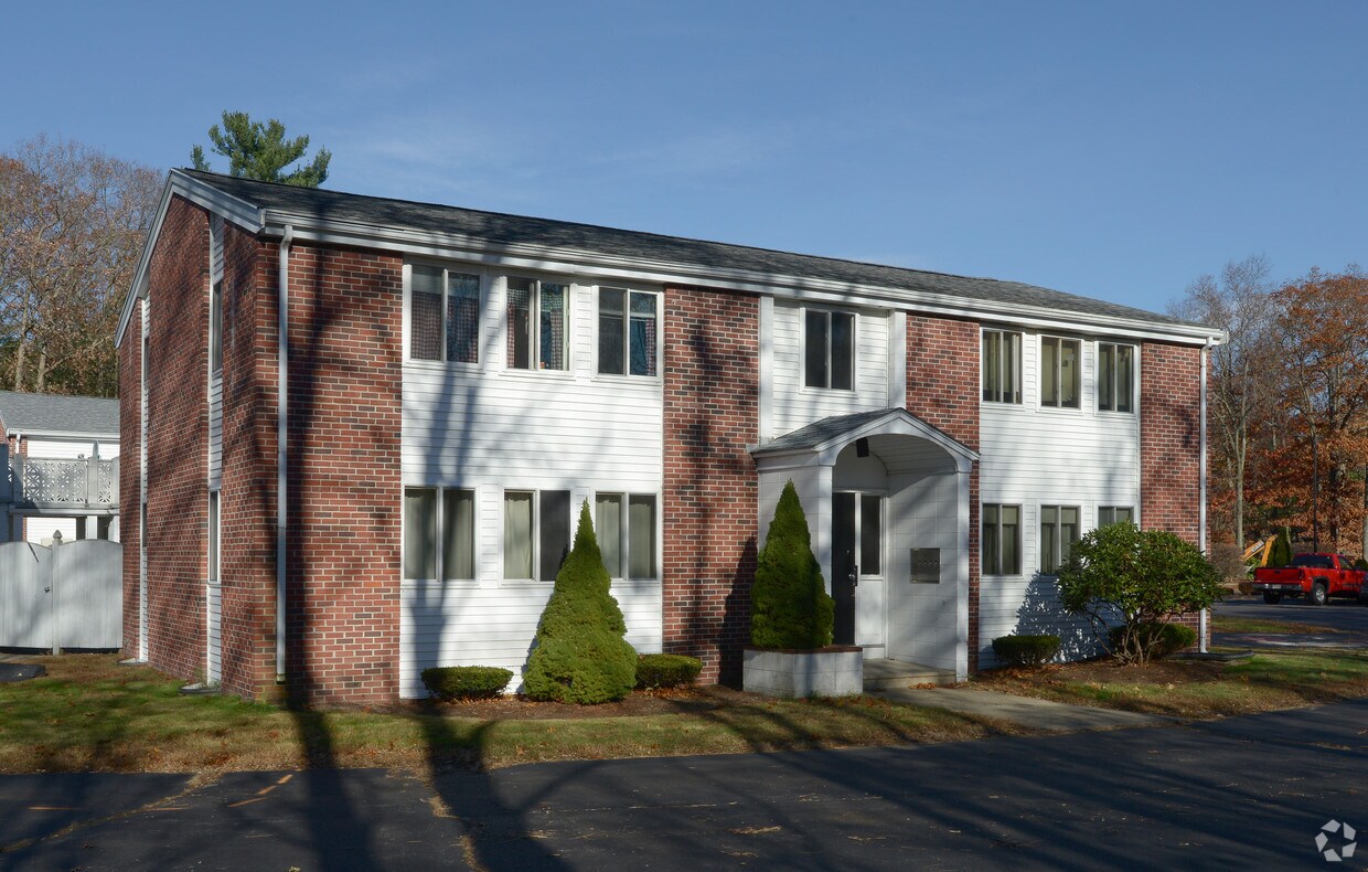 Foto del edificio - Cedarwood Village Apartments