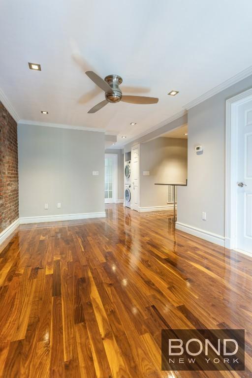 Foto principal - 350 W 21st St