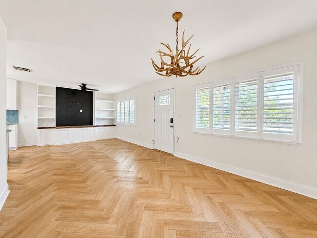 Foto del edificio - 4305 W Bay Ave