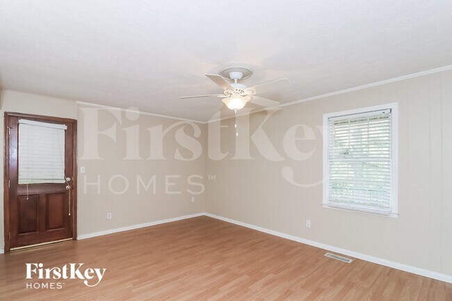 Foto del edificio - 3082 Lake Ranch Dr