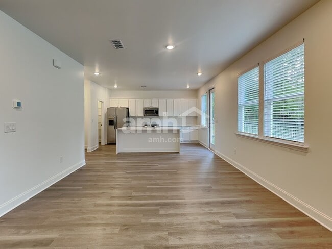 Foto del edificio - 920 Carnelian Ln