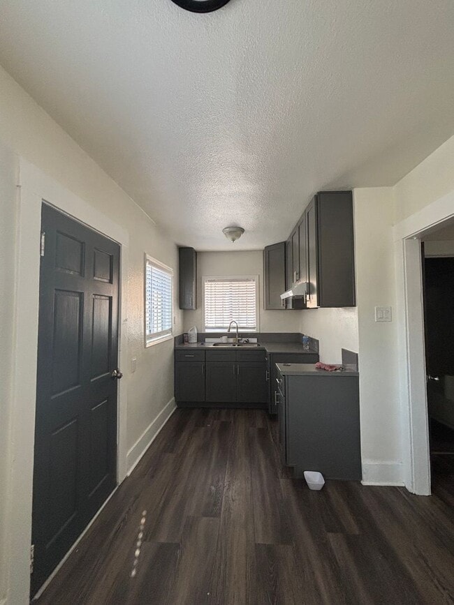 Building Photo - 1817 E 70th St