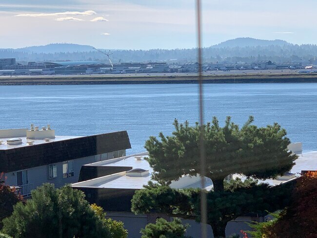 Foto del edificio - 6900 SE Riverside Dr