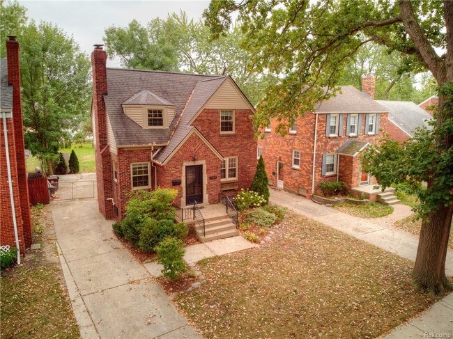 Building Photo - 1729 Hampton Rd