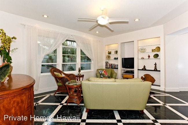 Building Photo - 3 br, 2 bath House - 577B Kawailoa Street