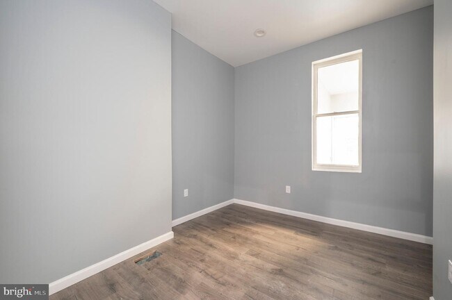Building Photo - 2136 S 64th St