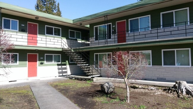 Building Photo - Coming Soon! Upstairs 2 Bedroom 1 Bathroom...