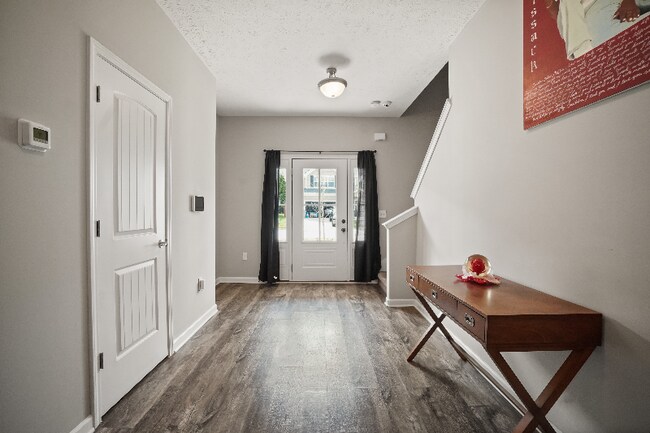 Foto del edificio - 1728 Sunray Dr