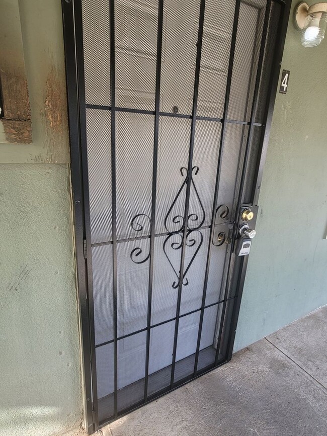 Building Photo - 3900 43rd Ave