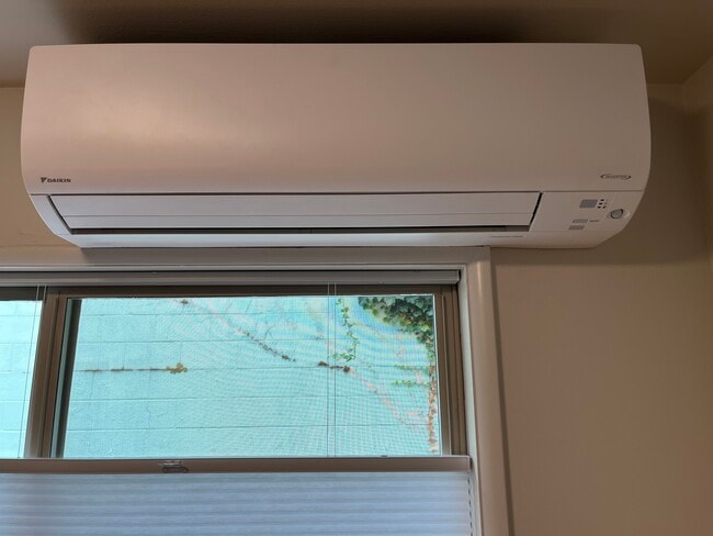 AC/Electrical Heat Unit - 2363 SE 45th Ave