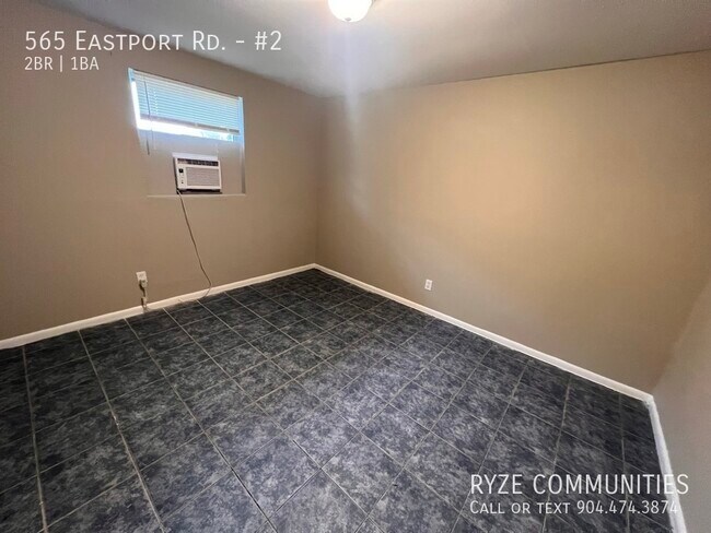 Foto del edificio - 565 Eastport Rd. #2 | Ground Floor