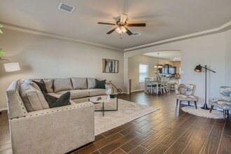Building Photo - 7400 Eagle Vista Dr