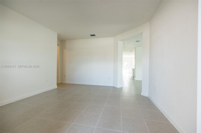 Building Photo - 2967 SE 25th Ave