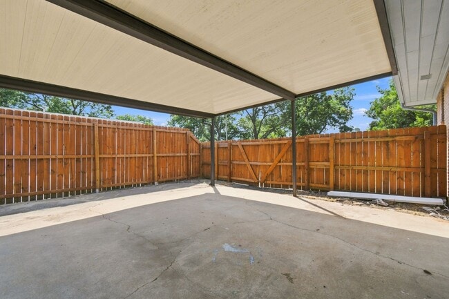 Building Photo - 8899 East 171st St S