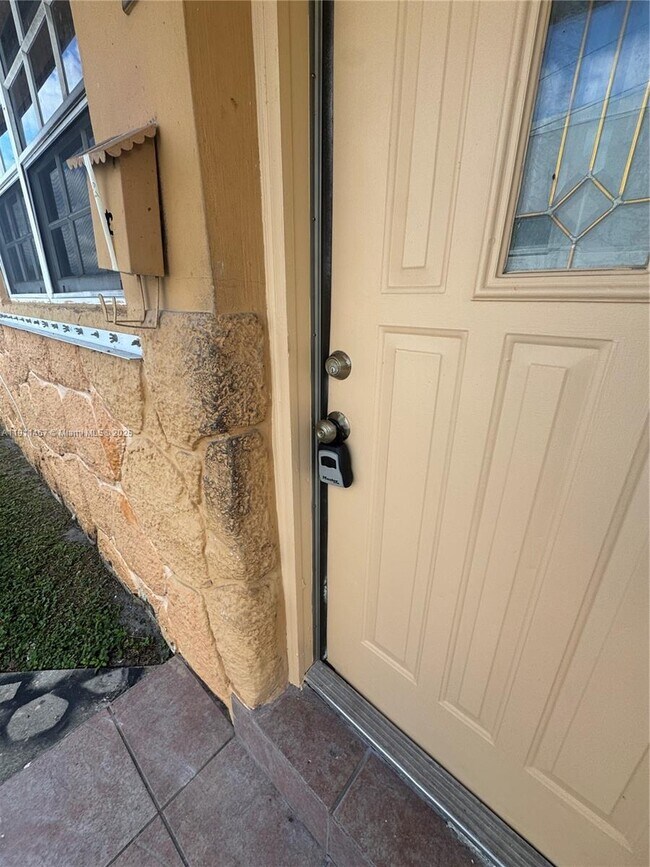 Foto del edificio - 733 NW 4th St