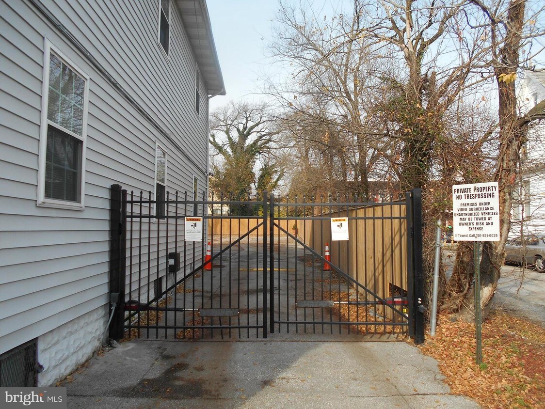 Building Photo - 123 Second St