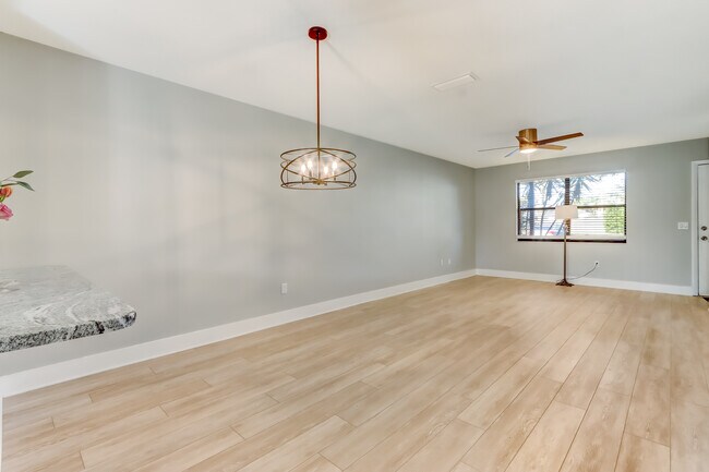 DINING TO LIVING ROOM - 11 Ponte Vedra Ct